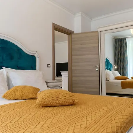 Ana Luxury Apartment- N Pool - Parking Mamaia